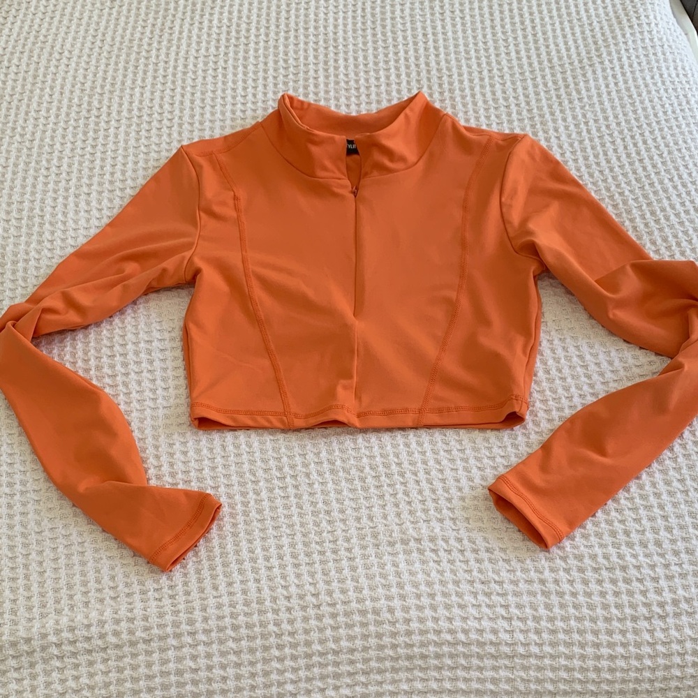 PrettyLittleThing Orange Cropped Long Sleeve Mock Neck Top